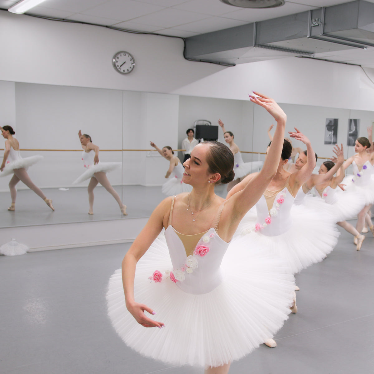 FOR RENT | Valkoinen tutu x8 XS-XXL