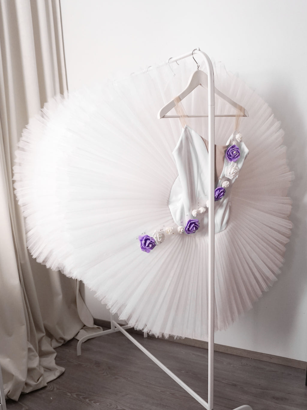 FOR RENT | Valkoinen tutu x8 XS-XXL