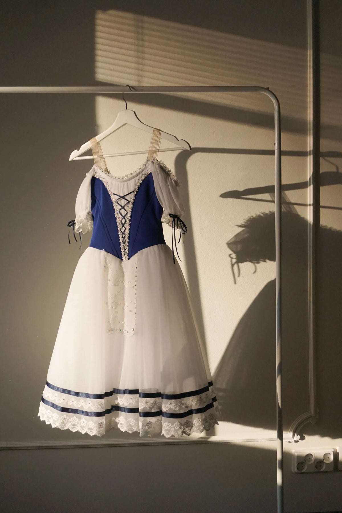 FOR RENT | Giselle | 10-12